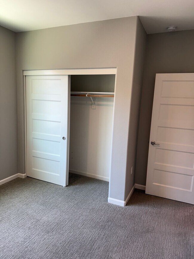 Building Photo - PENTHOUSE CONDO IN COMMUNICATION HILL | 2B...