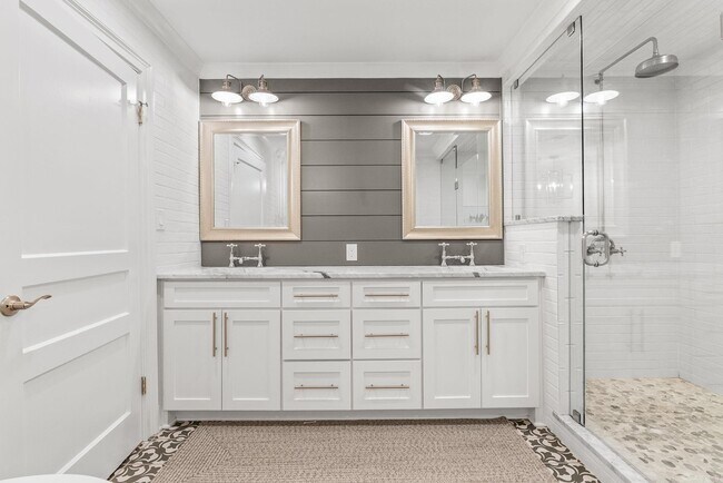 Building Photo - 1628 Pine Valley Rd