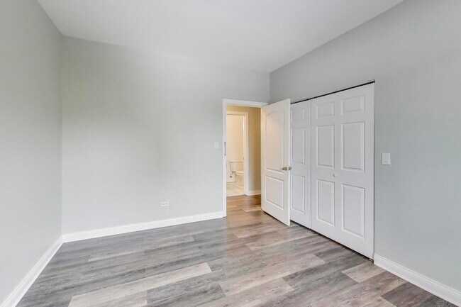 Building Photo - 5938 S Indiana Ave