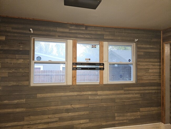 Building Photo - 4009 Oliver Ave