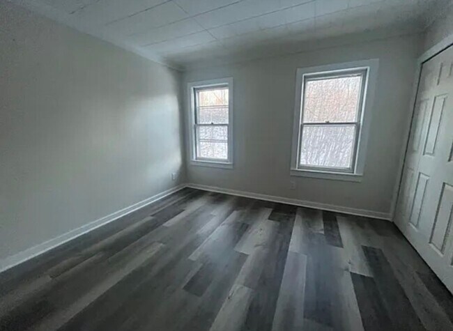 Building Photo - 24 Christine St