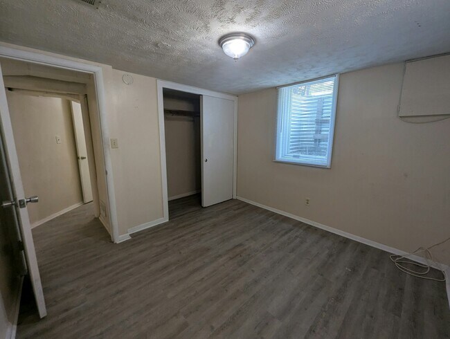 Building Photo - 121 N 36th St