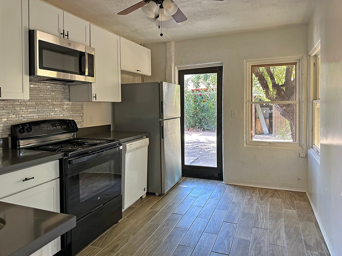 Building Photo - 519 S 5th Ave