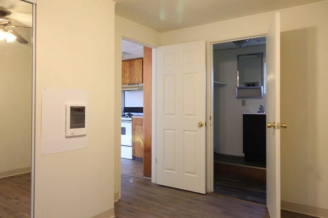 Building Photo - 4115 Homedale Rd