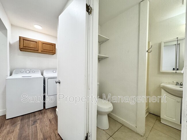 Building Photo - 6423 SW Raab Rd