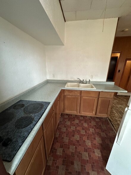 Kitchen - 117 E Main St