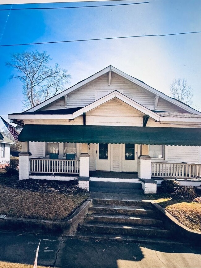 Building Photo - 207A S Summit