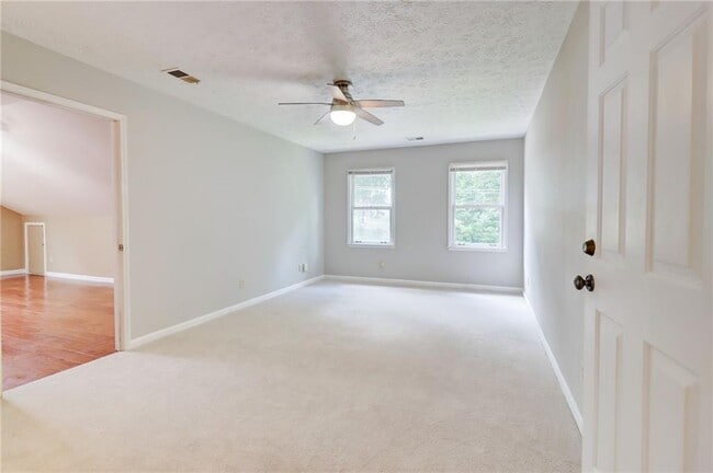 Building Photo - 1049 Seven Springs Cir NE