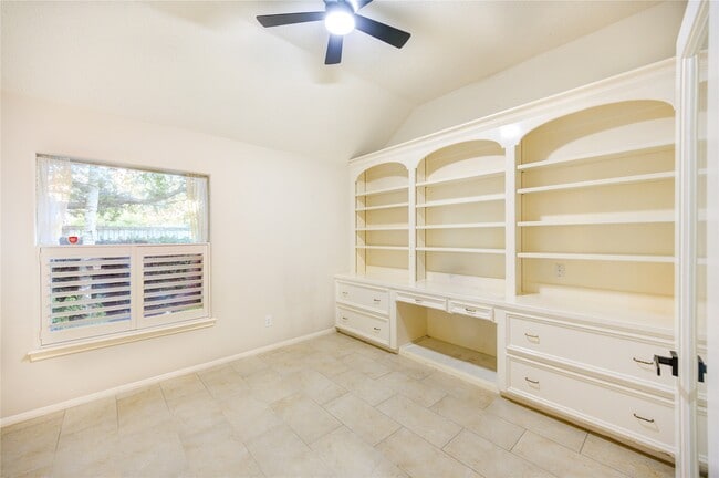 Building Photo - 1231 Parkhaven Ln