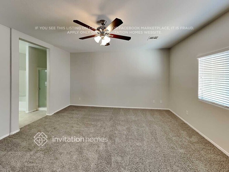 Building Photo - 2101 E Caspian Way