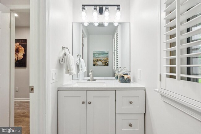 Building Photo - 13204 Lantern Hollow Dr