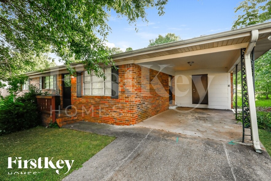 Building Photo - 5562 Hood St