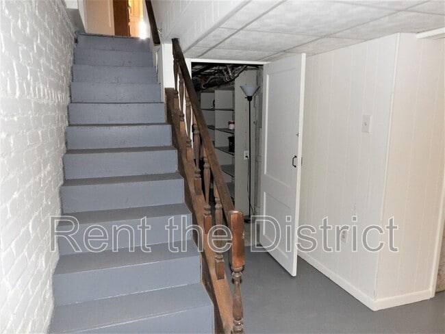 Building Photo - 4433 Fessenden St NW