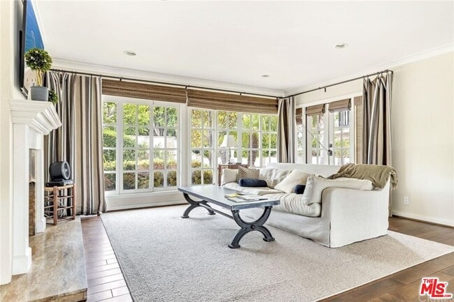 Building Photo - 815 Camphor St