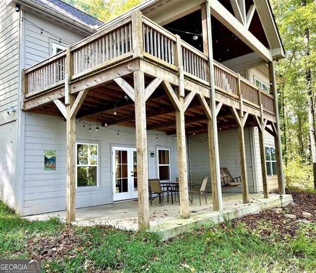 Building Photo - 6965 Lakeside Pl