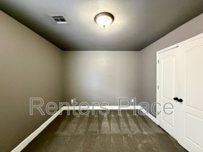 Building Photo - 3827 W Canton St