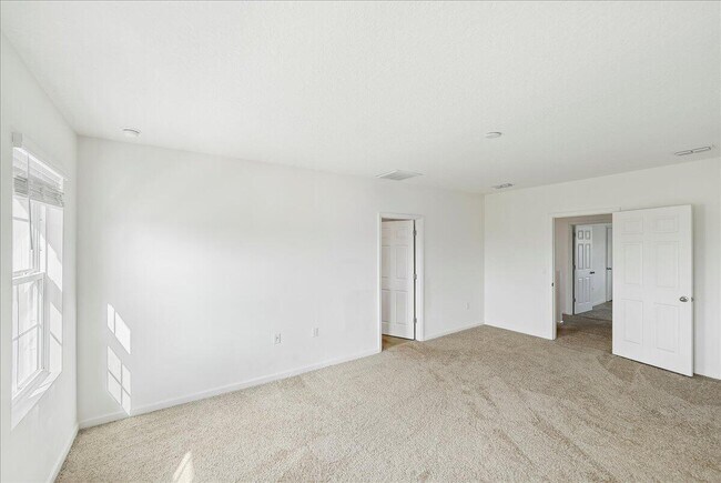 Building Photo - 10493 SW Toren Wy