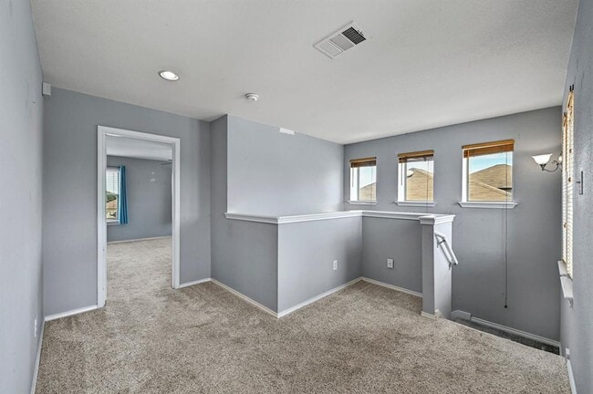 Building Photo - 214 Briarwood Dr