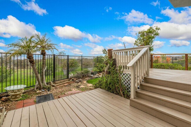 Building Photo - Stunning Home for Rent in Tierra Mesa, Sorrento Valley