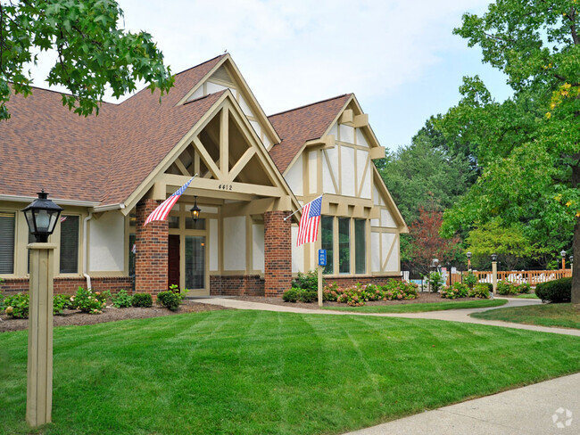 Recently-Updated Resident Clubhouse - Eastgate Woods Apartments