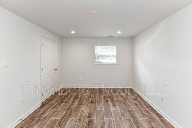 Building Photo - 1020 S Hoga Rd