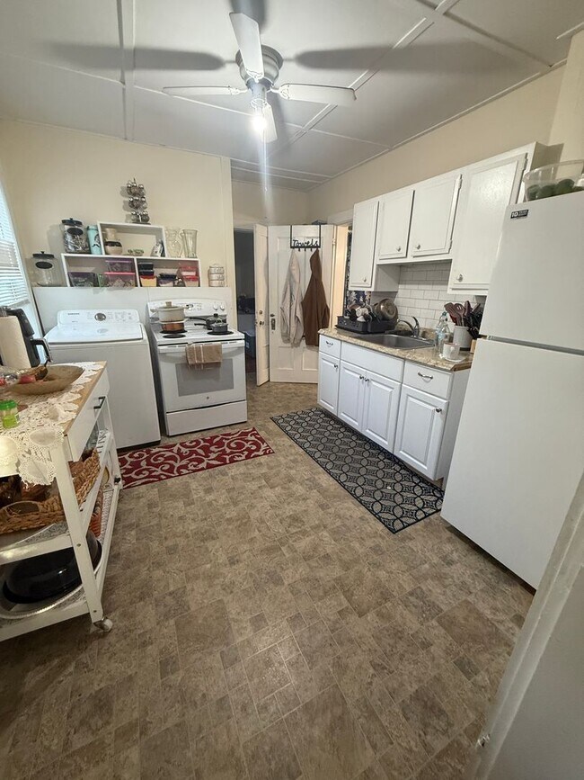 Building Photo - 42-46 School Street