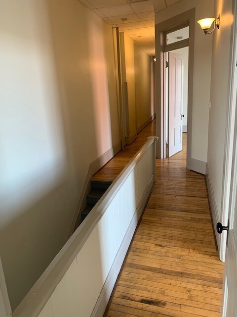 Building Photo - 10 1/2 N Sandusky St