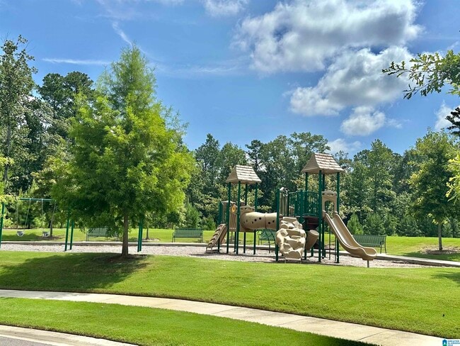 Building Photo - 1009 Grand River Blvd W