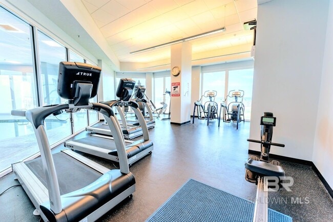 Building Photo - 455 E Beach Blvd