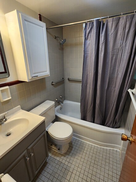 Building Photo - 49 Howard Ave