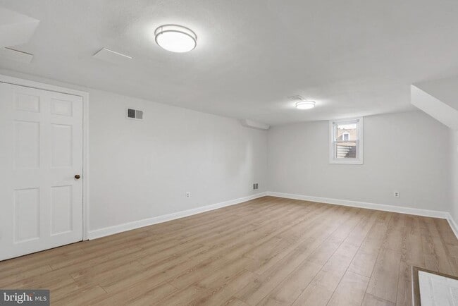 Building Photo - 2426 N Powhatan St