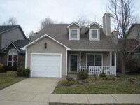 Building Photo - 2 bed + Bonus Room - Great School District...