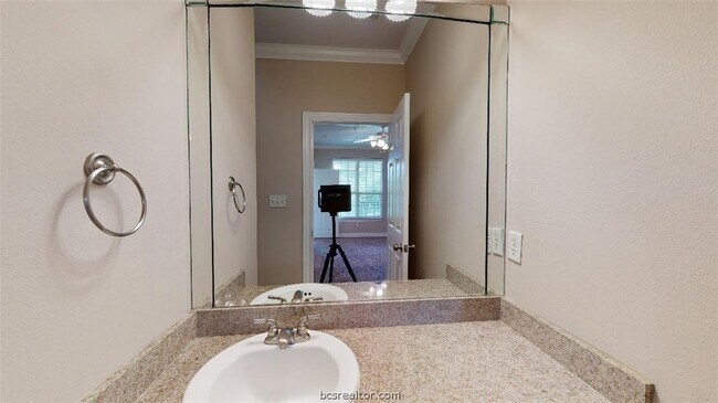 Building Photo - 801 Luther W St