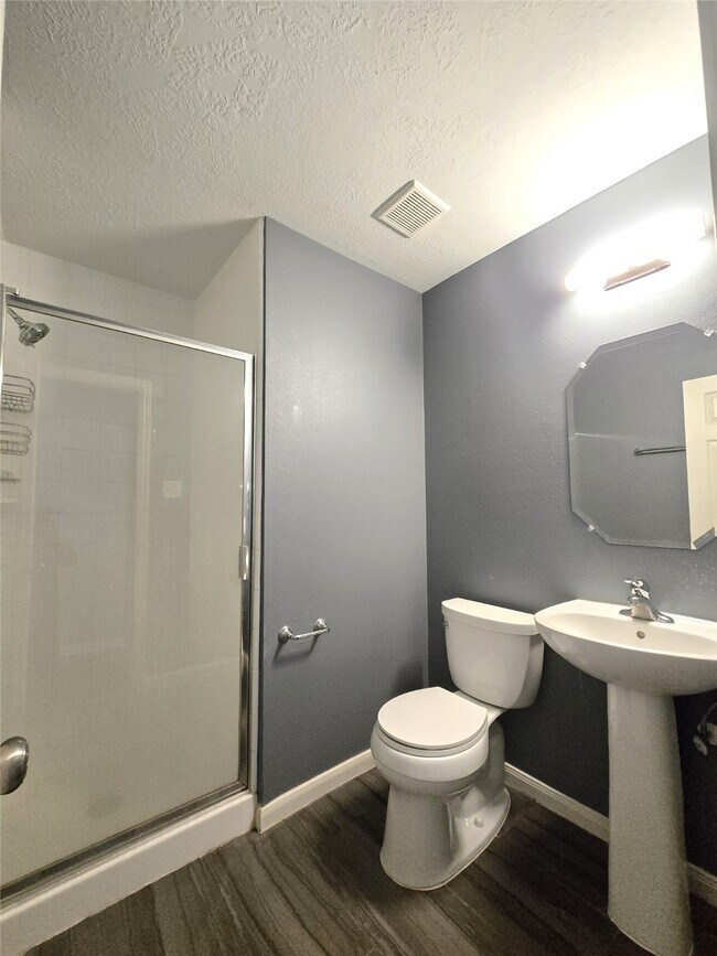 Building Photo - 2614 Parkbriar Ln