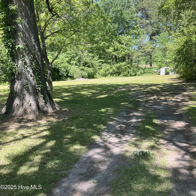 Building Photo - 162 Ranchland Dr