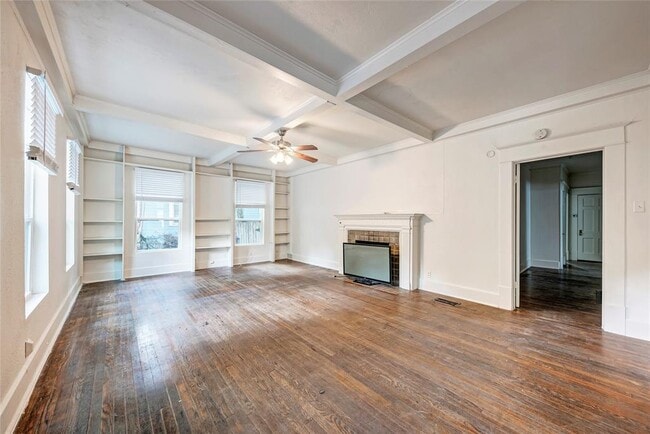 Building Photo - 1111 W 22 1/2 St