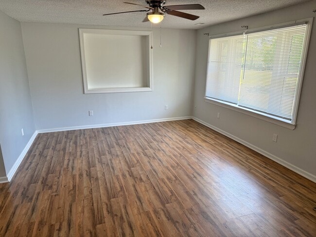 Building Photo - 1273 Halltown Rd