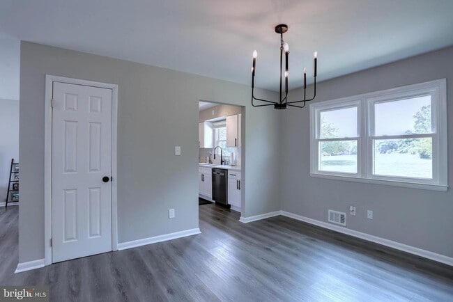 Building Photo - 513 Oak Grove Rd