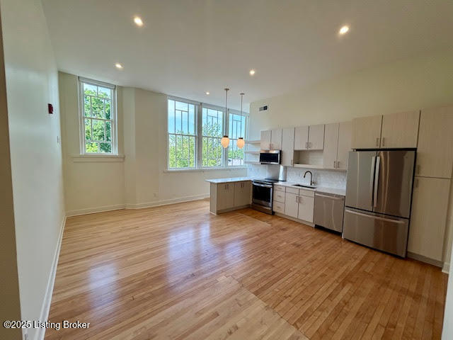Building Photo - 1810 Sils Ave