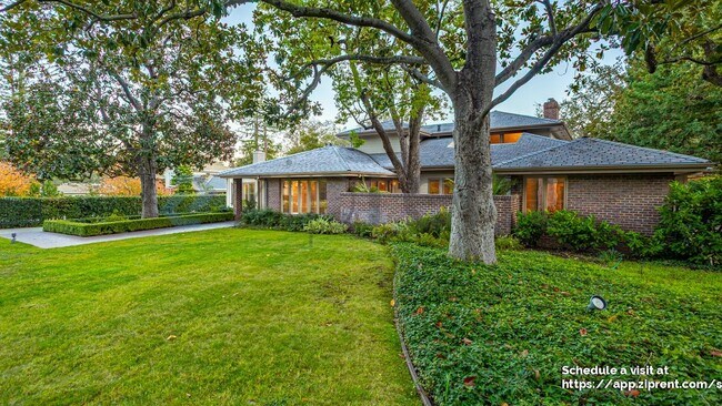 Building Photo - 16000 Greenwood Rd