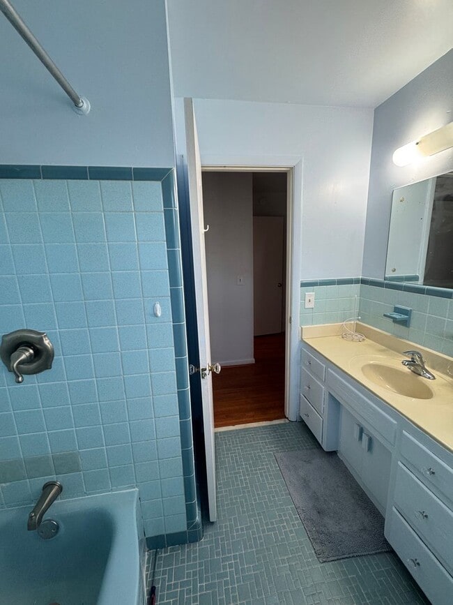 Building Photo - Spacious Brick Home in Desirable Inglewood – East Nashville