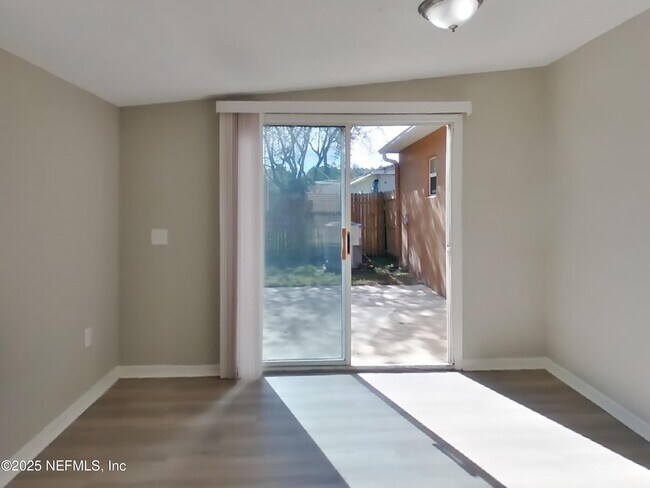 Building Photo - 1656 Dartmouth Dr