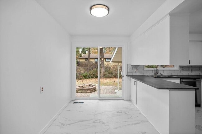 Building Photo - Move-In Special - Beautiful South Valley Home! Available Now!