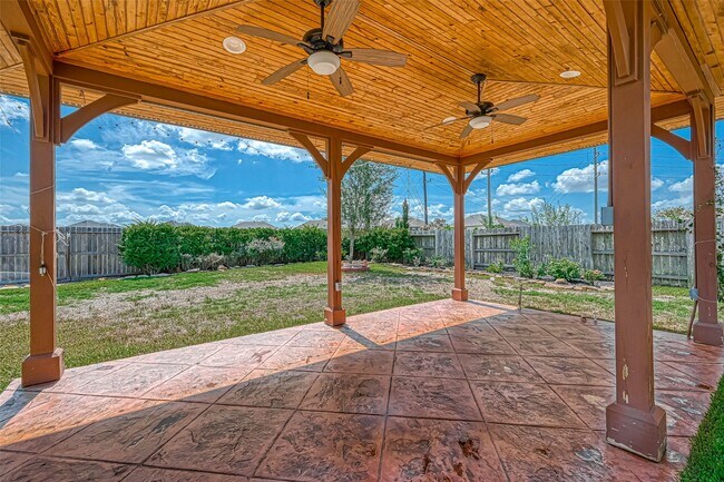 Building Photo - 27415 Blinkwood Park