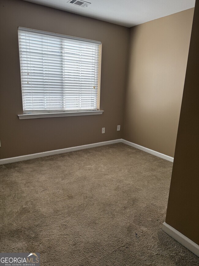 Building Photo - 235 Tower Commons Rd