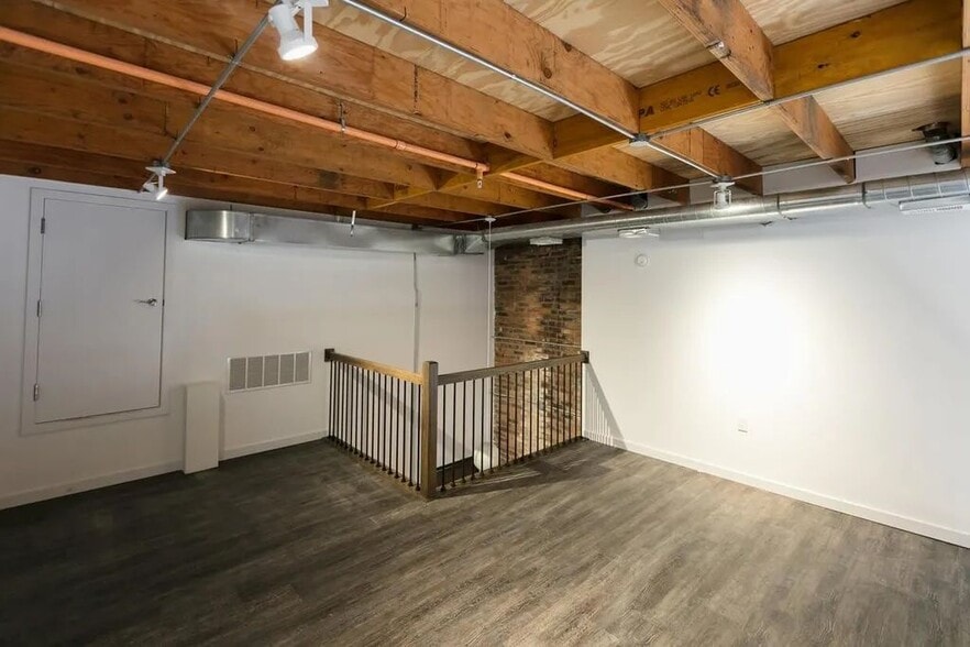 Building Photo - 207 E Baltimore Ave