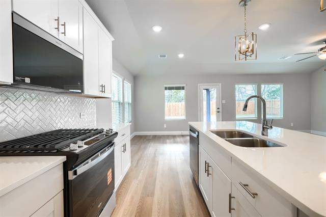 Building Photo - 511 Midnight Oak Dr