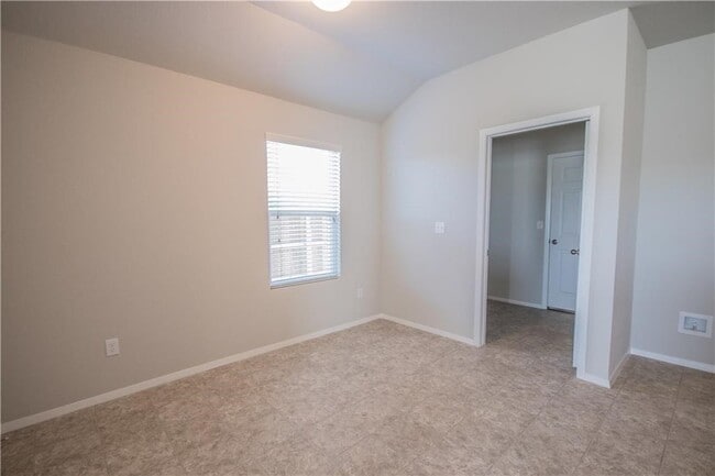 Building Photo - 1541 Scotland Dr