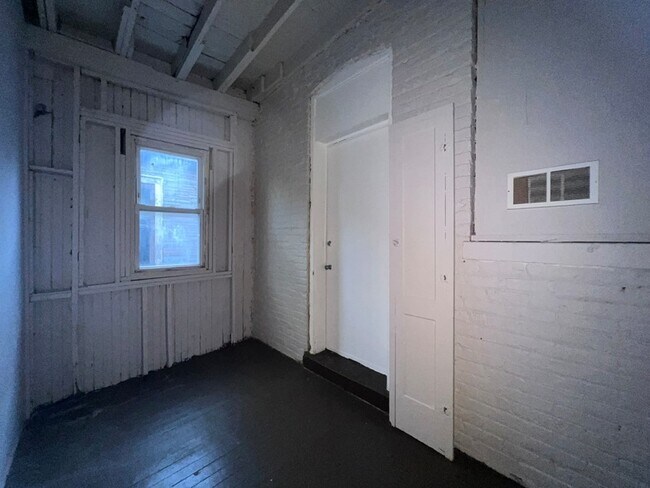 Building Photo - 2707 E 78th St