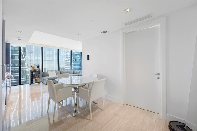 Building Photo - 1451 Brickell Ave
